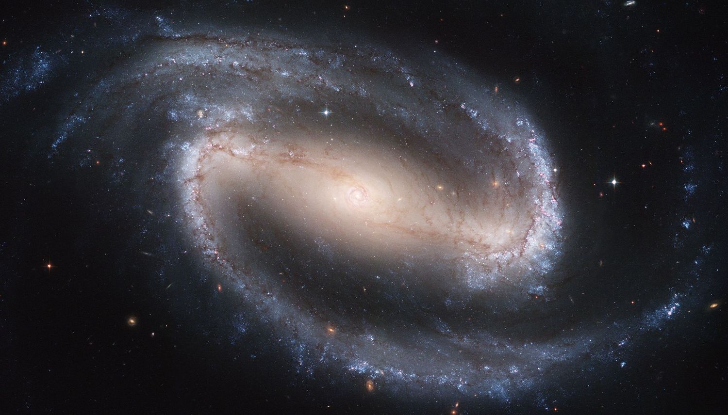 Barred spiral galaxy NGC 1300, Hubble